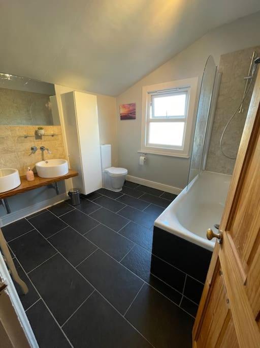 Gloucester Rd 2 Mins Away - Fab, New, Trendy House Bristol Bagian luar foto