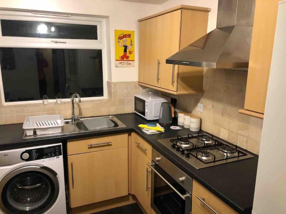 Gloucester Rd 2 Mins Away - Fab, New, Trendy House Bristol Bagian luar foto