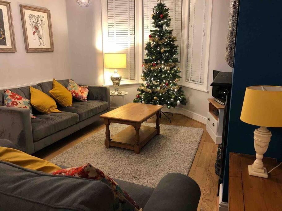 Gloucester Rd 2 Mins Away - Fab, New, Trendy House Bristol Bagian luar foto
