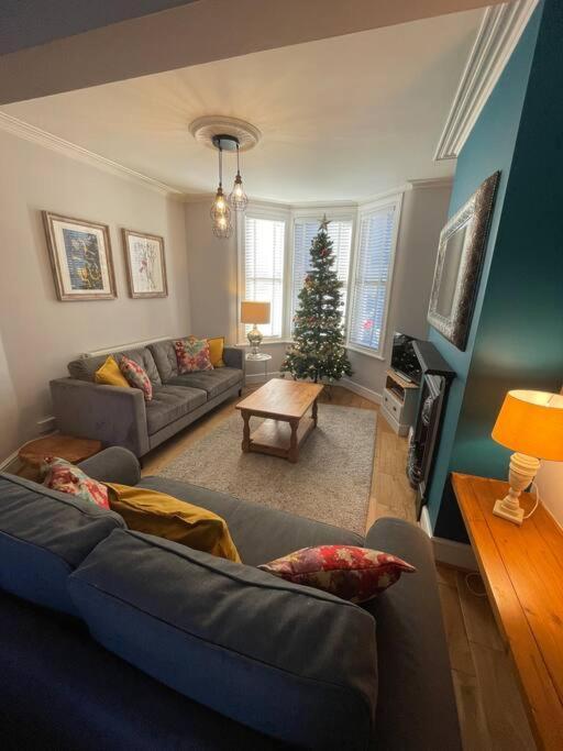 Gloucester Rd 2 Mins Away - Fab, New, Trendy House Bristol Bagian luar foto