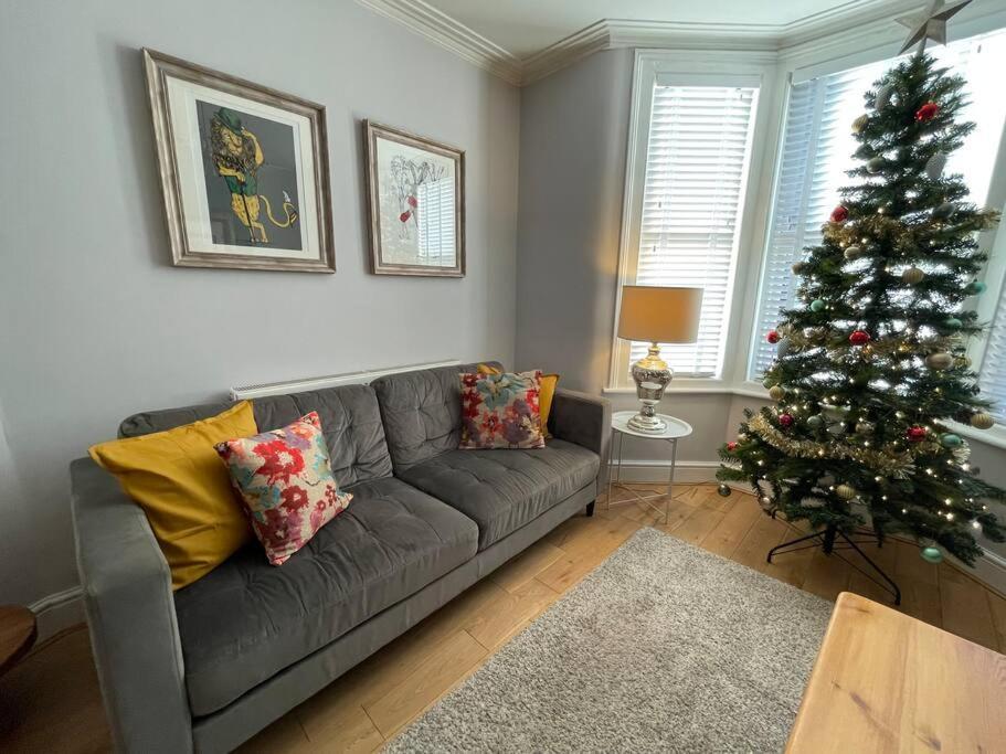 Gloucester Rd 2 Mins Away - Fab, New, Trendy House Bristol Bagian luar foto