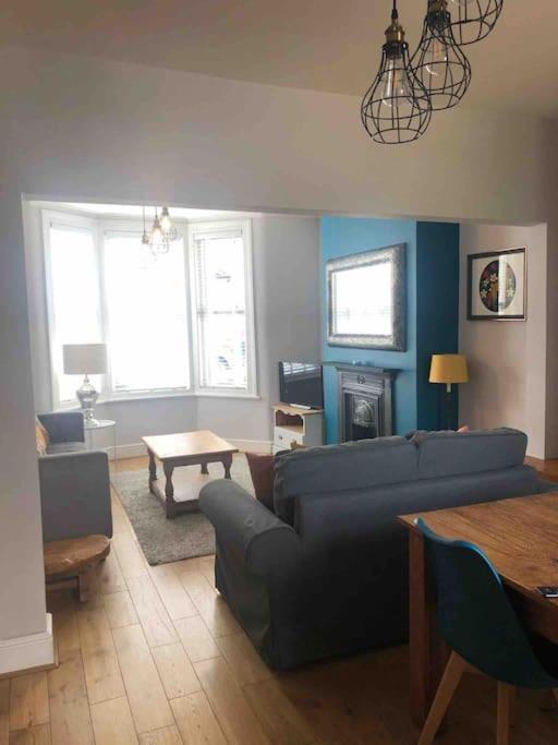 Gloucester Rd 2 Mins Away - Fab, New, Trendy House Bristol Bagian luar foto