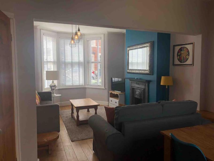 Gloucester Rd 2 Mins Away - Fab, New, Trendy House Bristol Bagian luar foto